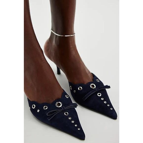 $168! Free People Arabella Heels In Navy Blue Suede 9.5 New without a box - Picture 1 of 8